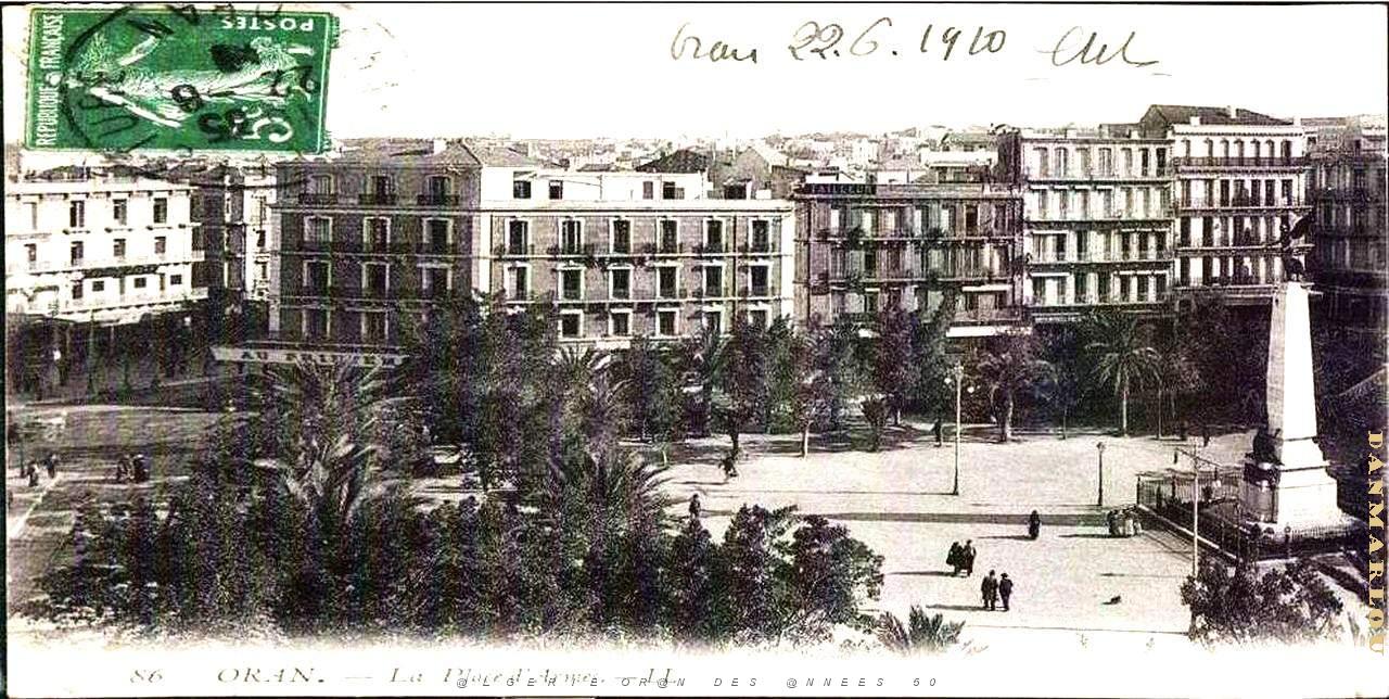 PA g- 09- Place d'armes  cote est.jpg